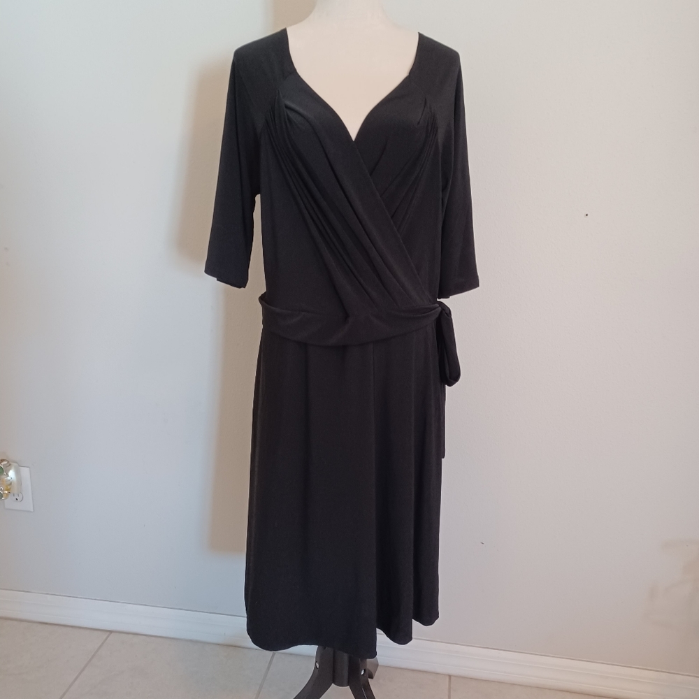 Entrancy Classic Black Short Sleeved Wrap Dress Size 2XL